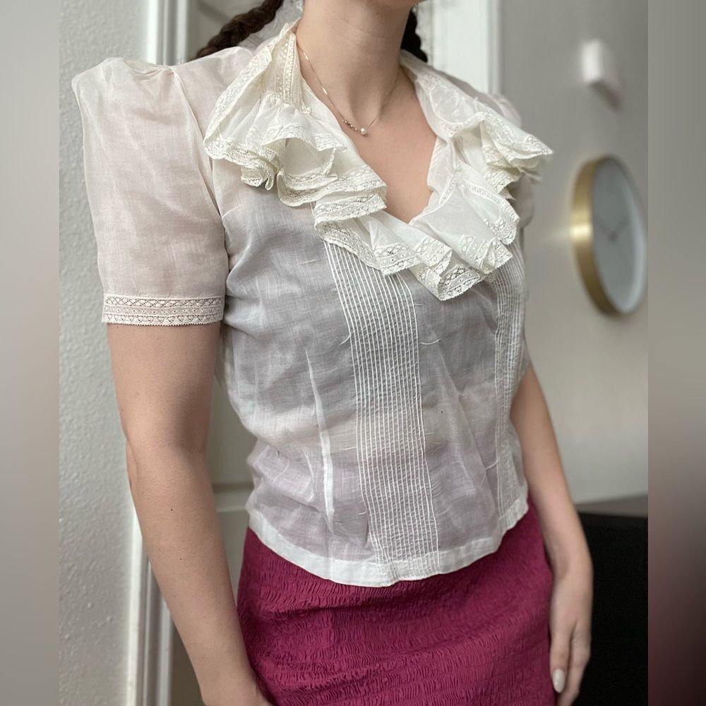Vintage 70s Sheer Cotton Cottage Ruffle Blouse Size XS Cascade Collar - Picture 2 of 4